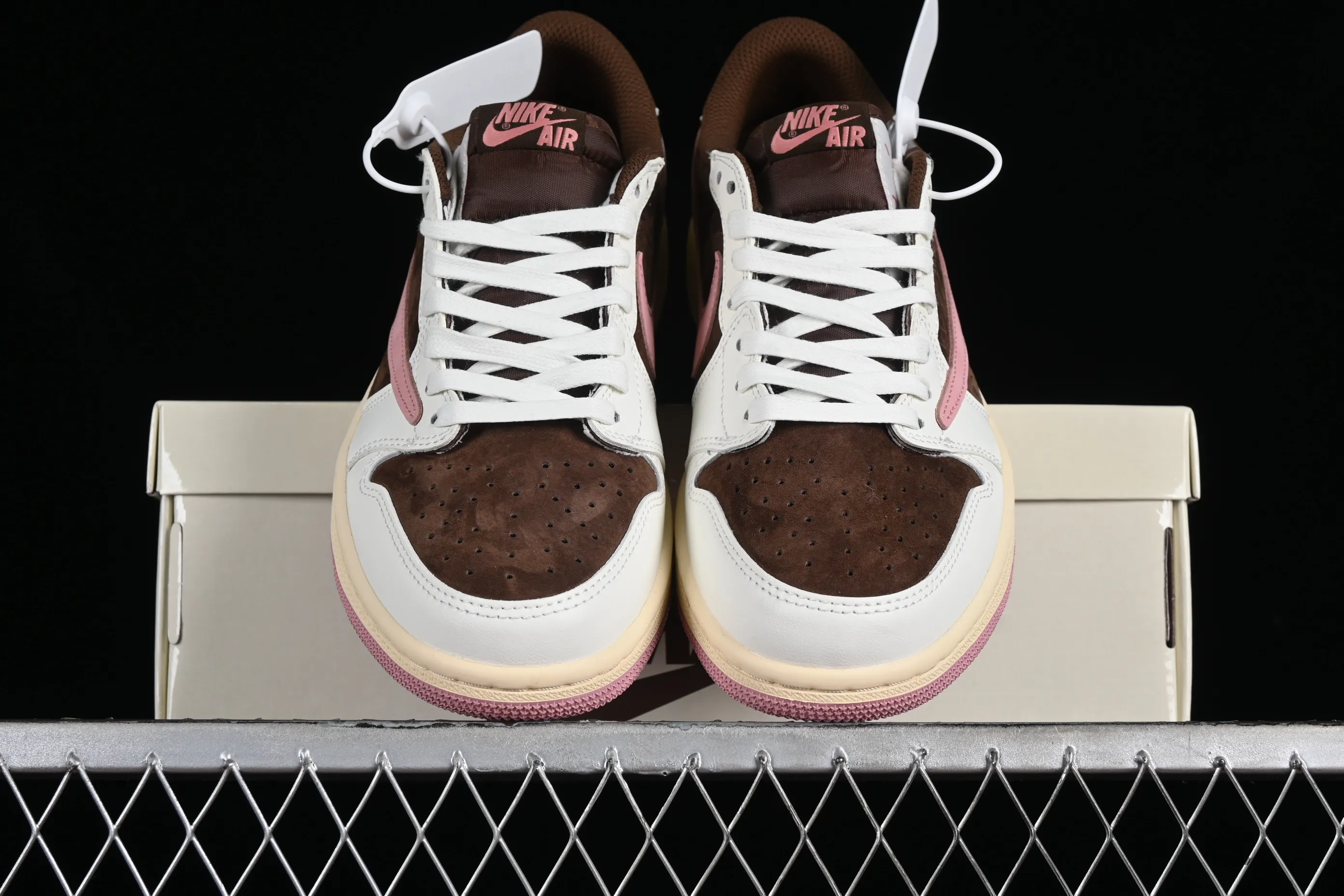 All categories Air Jordan Jordan series basketball shoes Air Jordan 1 Low Travis Scott x Air Jordan 1 Low OG AJ1 Joe 1 undercut low DZ4137-206